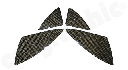 CARGRAPHIC Dreieckige Blenden Armaturenträger - - Sicht-Carbon<br>
- 4 Stück<br>
<b>Art.Nr.</b>G1155259200
